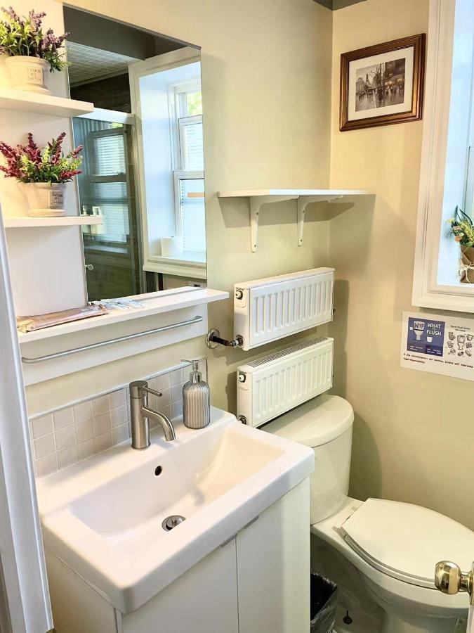Perfect Home-Private Washrooms,Free Parking,High Speed Net Toronto Exterior photo