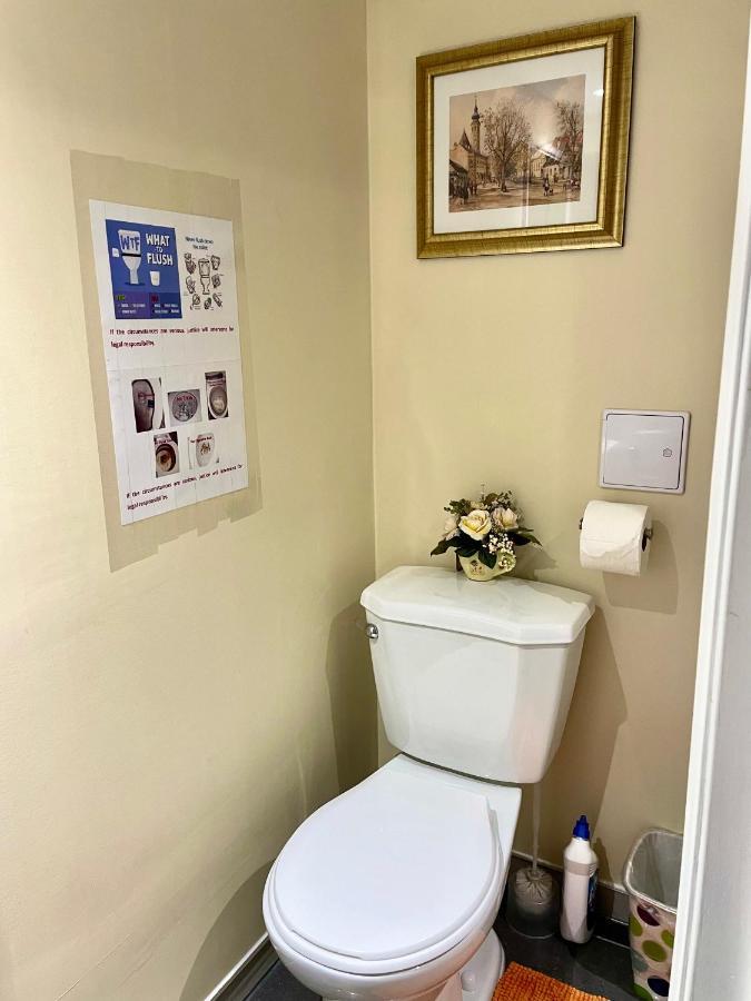 Perfect Home-Private Washrooms,Free Parking,High Speed Net Toronto Exterior photo
